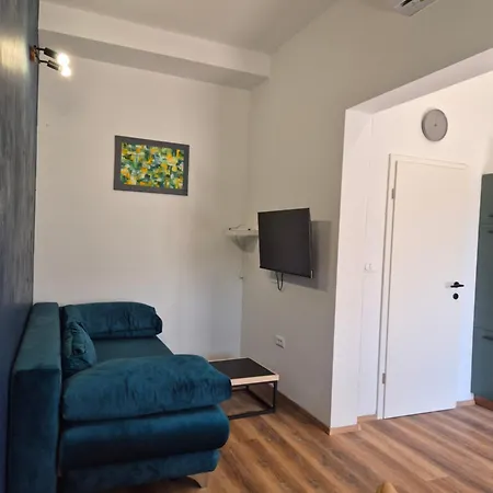 Apartment Marla